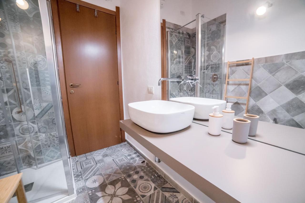 Yenne Rooms Wifi-Ac Cagliari Luaran gambar